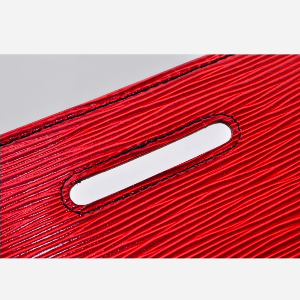 ❤️🔥Auth Louis Vuitton Red Clutch Bag /Shoulder bag converted - Picture 9 of 17